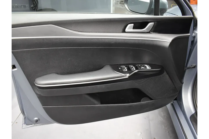 $15626 : Kia K5 2024 LXS 4dr Sedan image 9