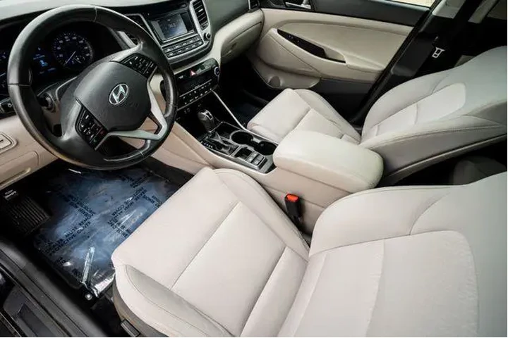 $14735 : Hyundai TUCSON 2017 Sport 4d image 7