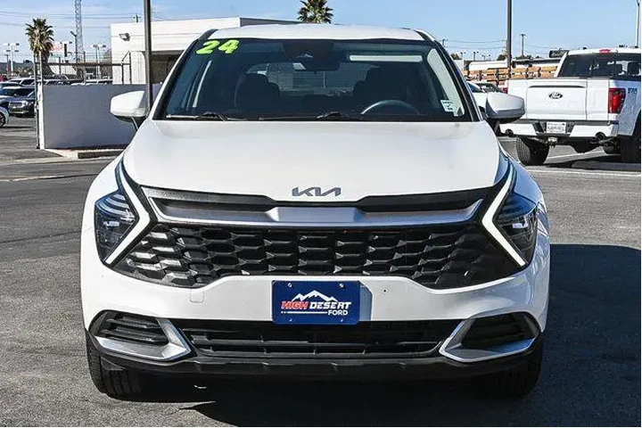 $23488 : Kia Sportage 2024 AWD LX 4dr image 2