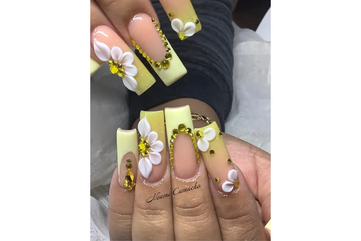Uñas acrílicas image 3