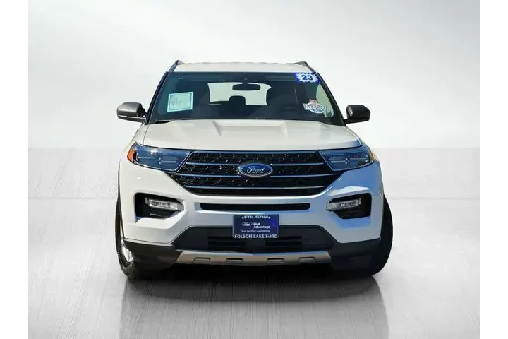 $31435 : Ford Explorer 2023 AWD XLT 4 image 2