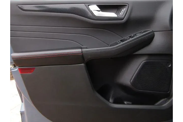 $20898 : Ford Escape 2024 ST-Line 4dr image 9