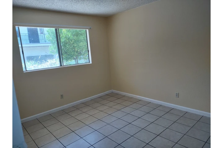 $1950 : Apto en Huntington Park image 6