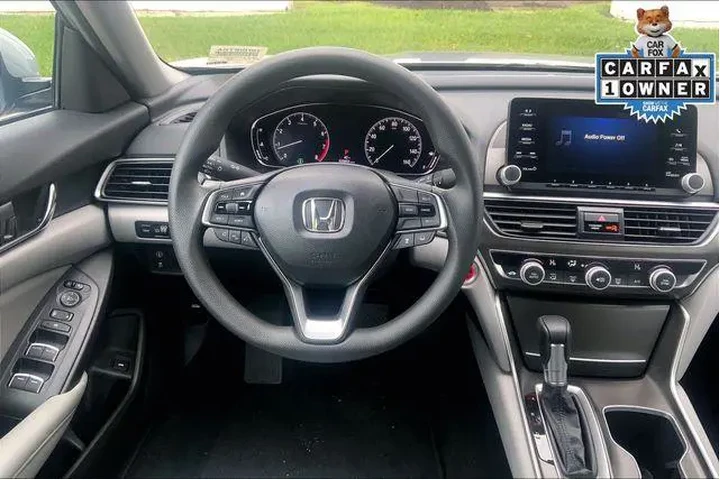 $23985 : Honda Accord 2020 LX 4dr Sed image 5