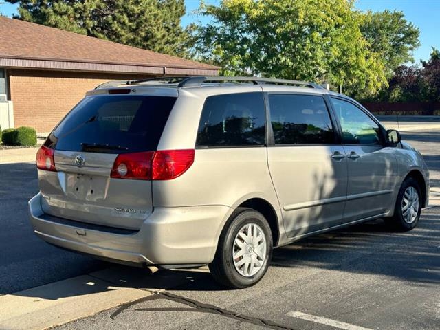 $6952 : 2007 Sienna LE 8-Passenger image 10