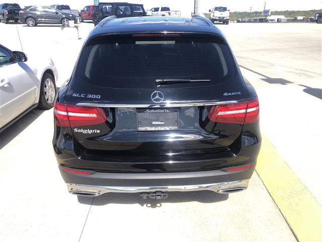 $38970 : 2019 GLC 300 4MATIC SUV I-4 c image 3