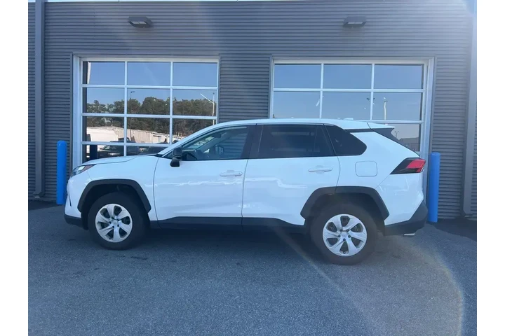 $24999 : Toyota RAV4 2024 LE 4dr SUV image 2