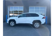 $24999 : Toyota RAV4 2024 LE 4dr SUV thumbnail