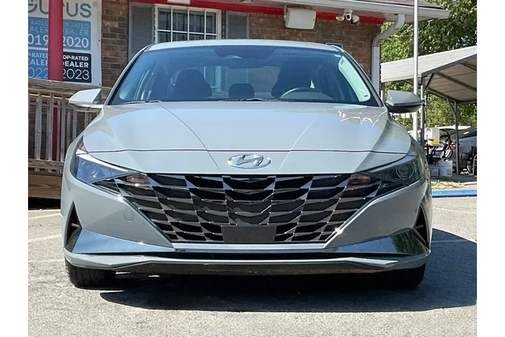 $18485 : Hyundai ELANTRA 2022 SEL 4dr image 2