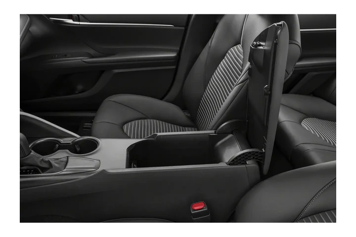 $23984 : 2021 Camry SE Sedan 4D image 10