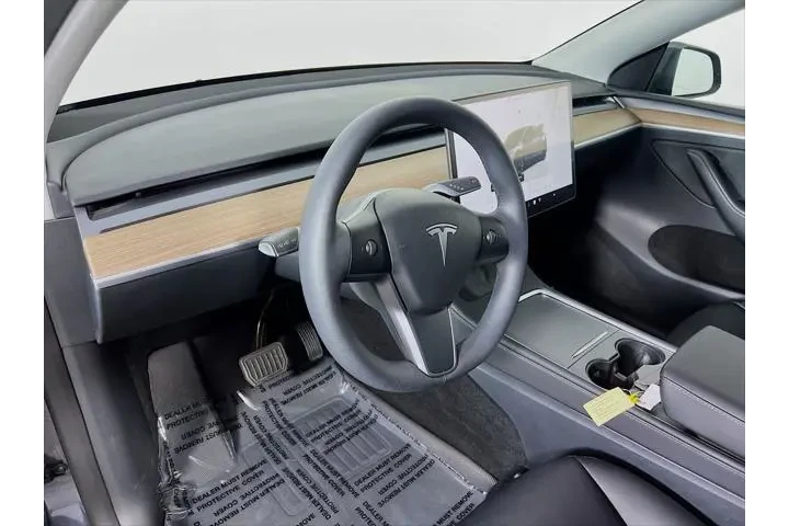 $31743 : Tesla Model Y 2023 AWD Long image 9