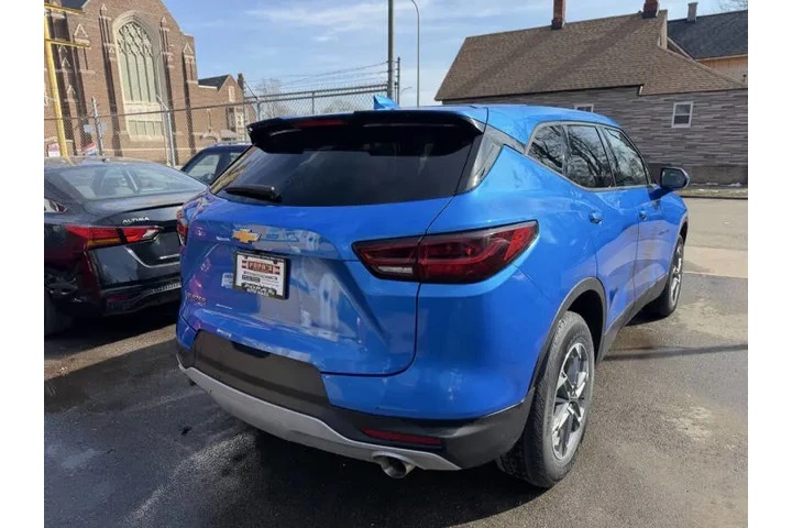 2025 Blazer LT image 8