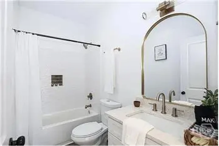 $1700 : Rental property with 2 bedro image 10