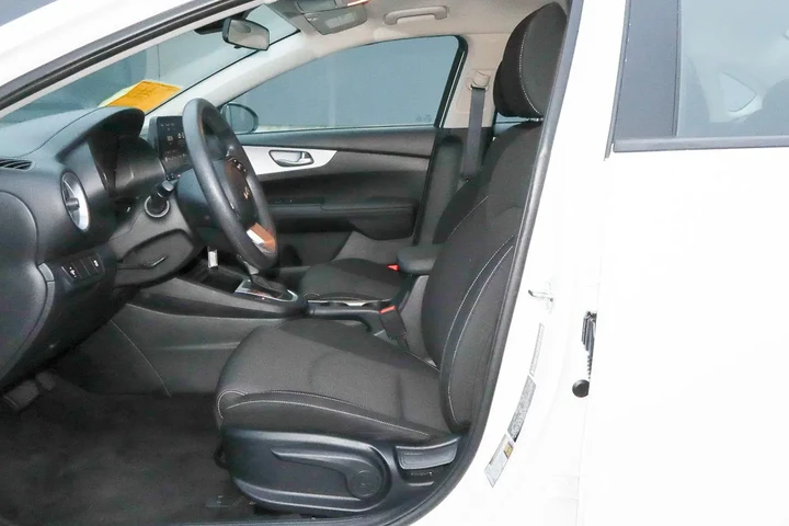 $17988 : 2024 Forte LXS image 7