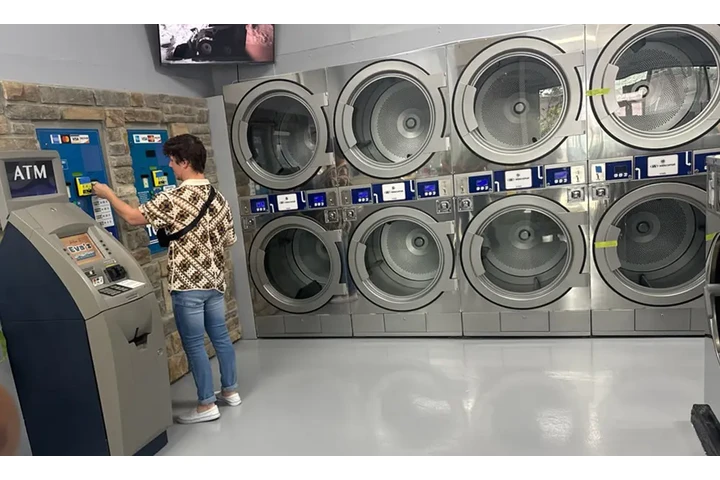 Eva's Laundry image 2