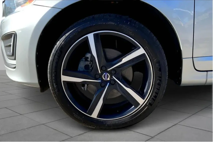 $14489 : Volvo XC60 2015 AWD T6 R-Des image 10