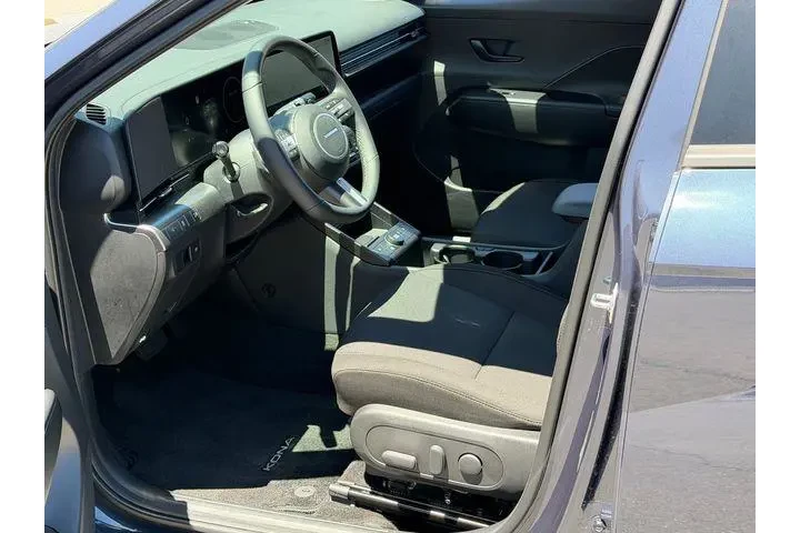 $22380 : Hyundai KONA 2024 SEL 4dr Cr image 10
