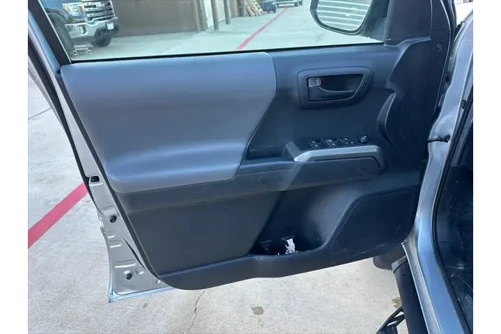 $27427 : Toyota Tacoma 2022 4x2 SR5 4 image 9