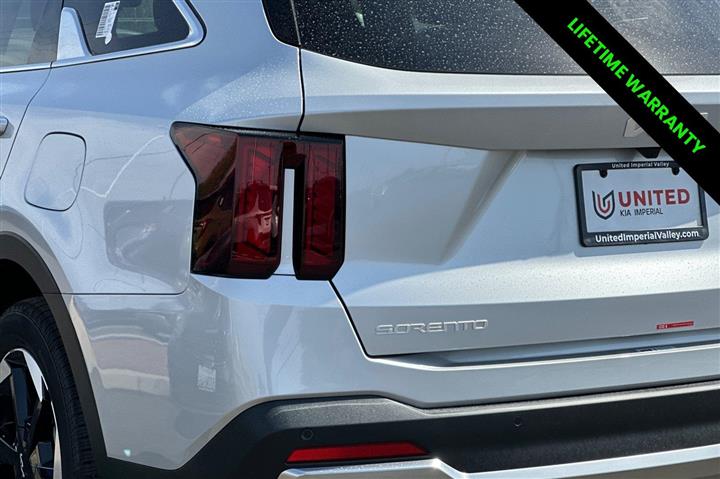 $48590 : New 2025 Sorento Plug-In Hybr image 7