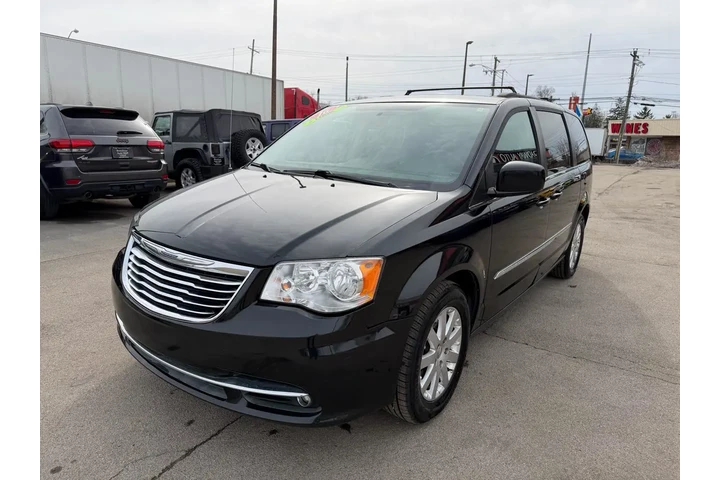 $5980 : 2016 Town & Country 4dr Wgn T image 6