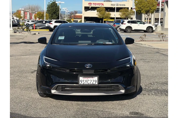 $29980 : Toyota Prius 2025 LE 4dr Hat image 2
