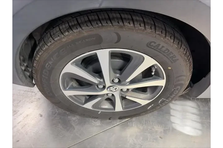 $12999 : Toyota Prius c 2018 One 4dr image 8