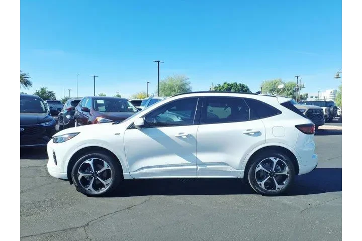 $29112 : Ford Escape 2024 AWD ST-Line image 3