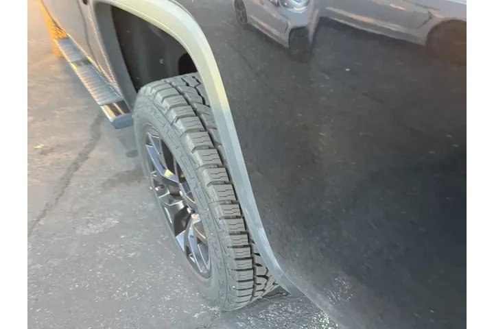 $30991 : GMC Sierra 1500 2018 4x4 SLT image 6