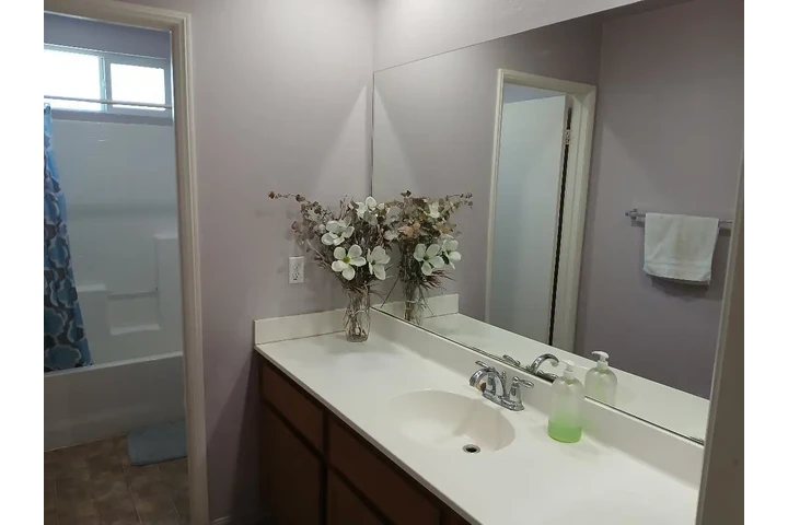 $700 : RENT ROOM RIALTO AV/PEPPER AV image 5