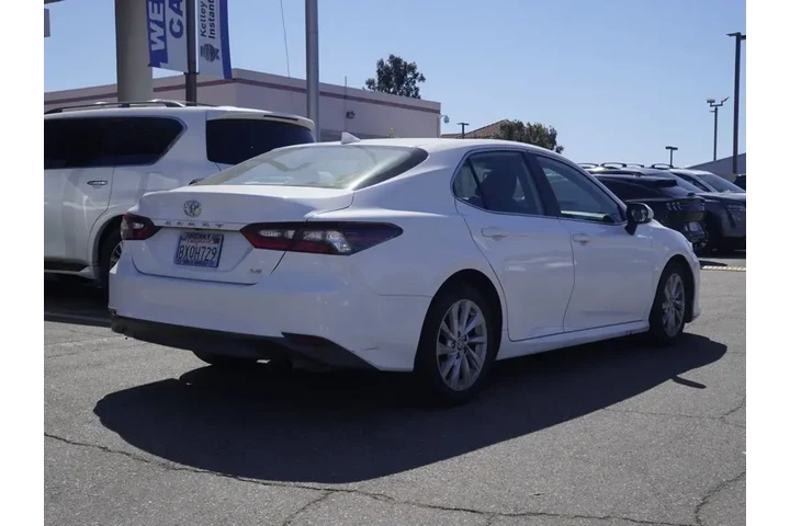 $20570 : Toyota Camry 2021 LE 4dr Sed image 4