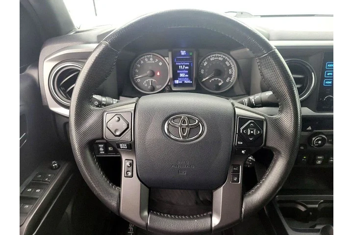 $31998 : Toyota Tacoma 2018 4x4 TRD O image 10