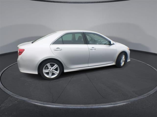 $17500 : PRE-OWNED 2013 TOYOTA CAMRY SE image 9