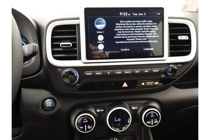 $20499 : Hyundai VENUE 2025 Limited 4 image 9