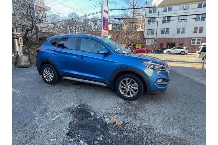 $12995 : 2017 Tucson SE Plus image 10