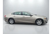 $19995 : Chevrolet Malibu 2024 LT 4dr thumbnail