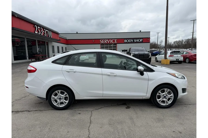 $5450 : 2015 Fiesta SE image 1