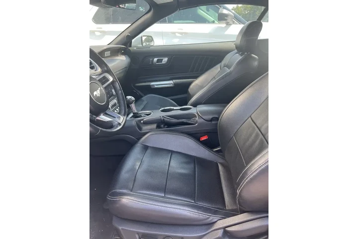 $24490 : Ford Mustang 2022 EcoBoost P image 8