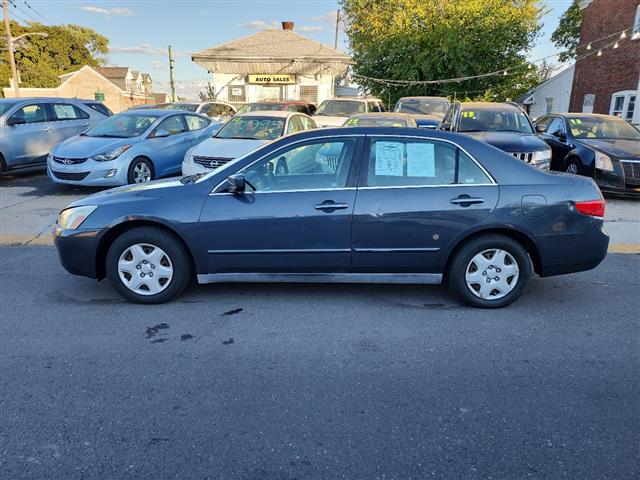 2005 Accord LX sedan AT image 2