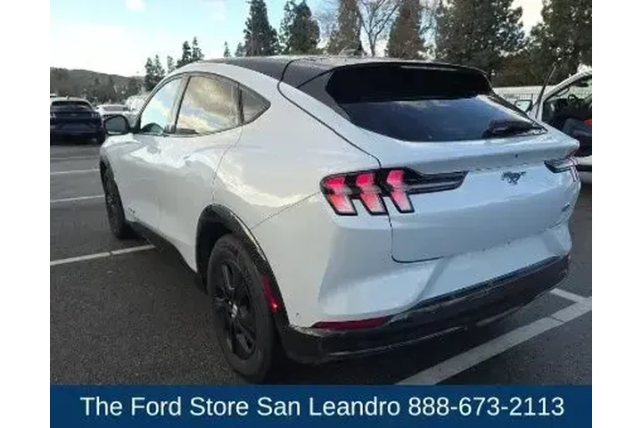 $33850 : Ford Mustang Mach-E 2023 AWD image 4