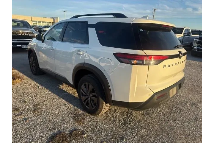 $25400 : Nissan Pathfinder 2024 SV 4d image 5
