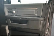 $27621 : Ram 1500 Classic 2024 4x4 SL thumbnail