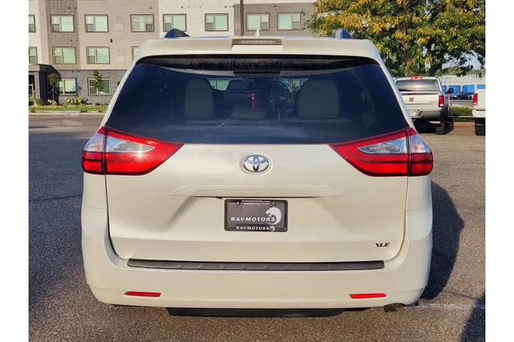 $22495 : 2018 Sienna XLE 7-Passenger A image 9