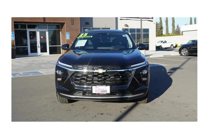 $21984 : 2025 Trax LT image 3