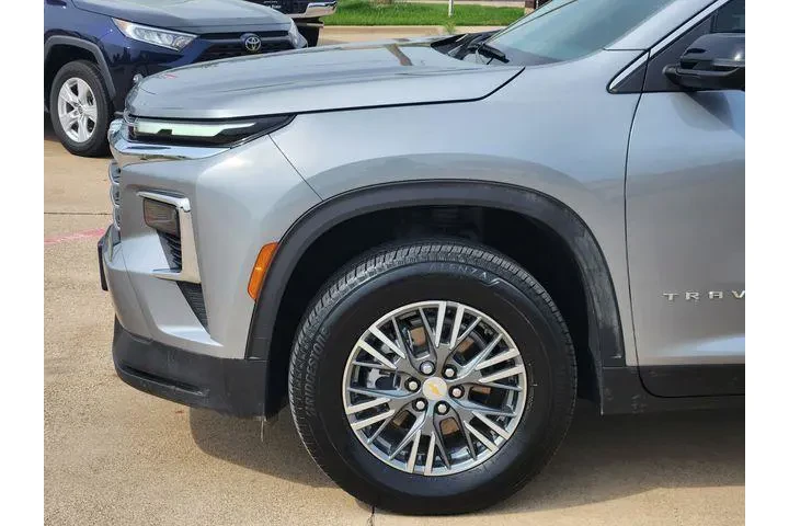 $32705 : Chevrolet Traverse 2024 LT 4 image 9