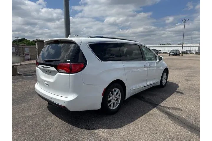$17982 : Chrysler Pacifica 2020 Touri image 7