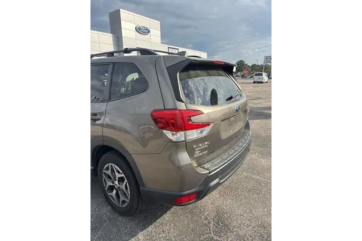 $17800 : Subaru Forester 2019 AWD Pre image 6