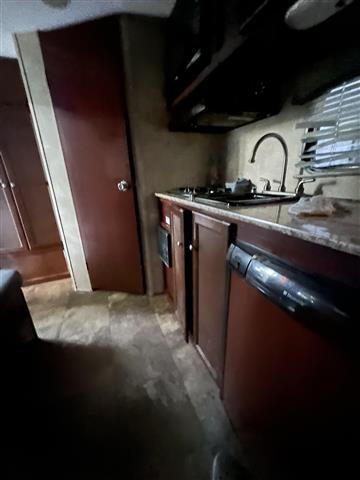 $550 : Cuarto trailer image 6