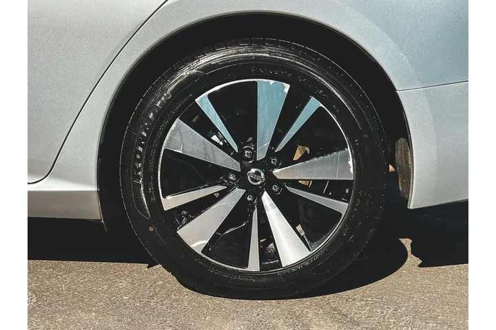 $15917 : Nissan Altima 2022 2.5 SV 4d image 4