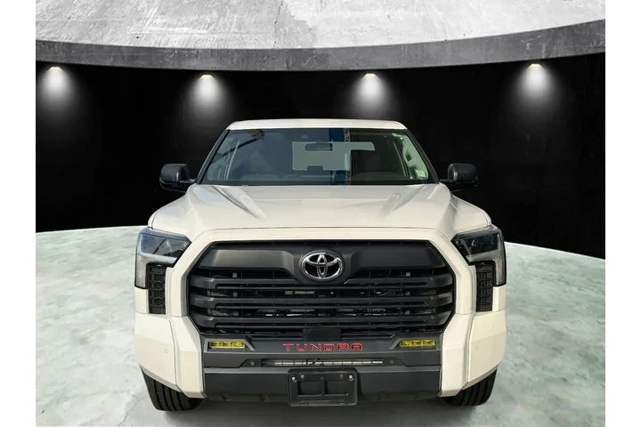 $37985 : Toyota Tundra 2023 4x4 SR5 4 image 1