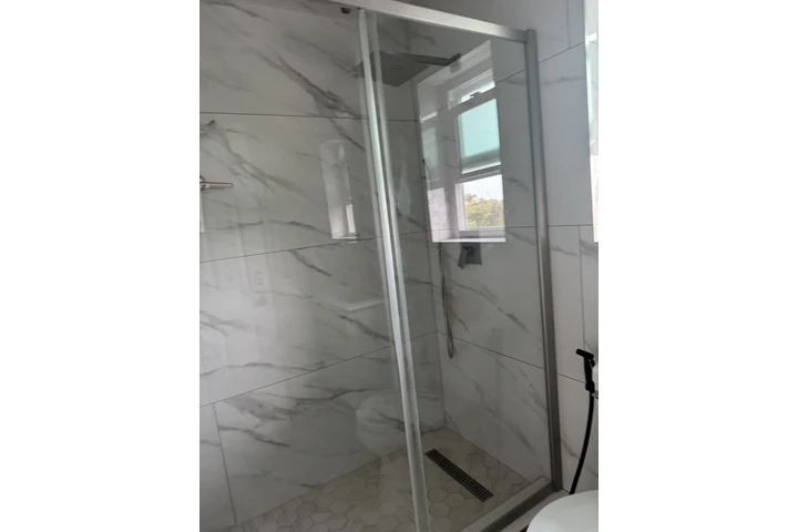 $1200 : Room for Rent image 1